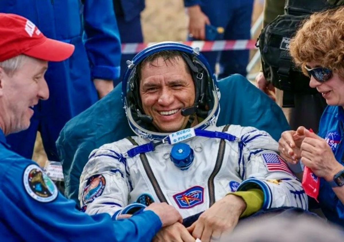 U.S. astronaut gets used to Earth after record-setting 371 days in space