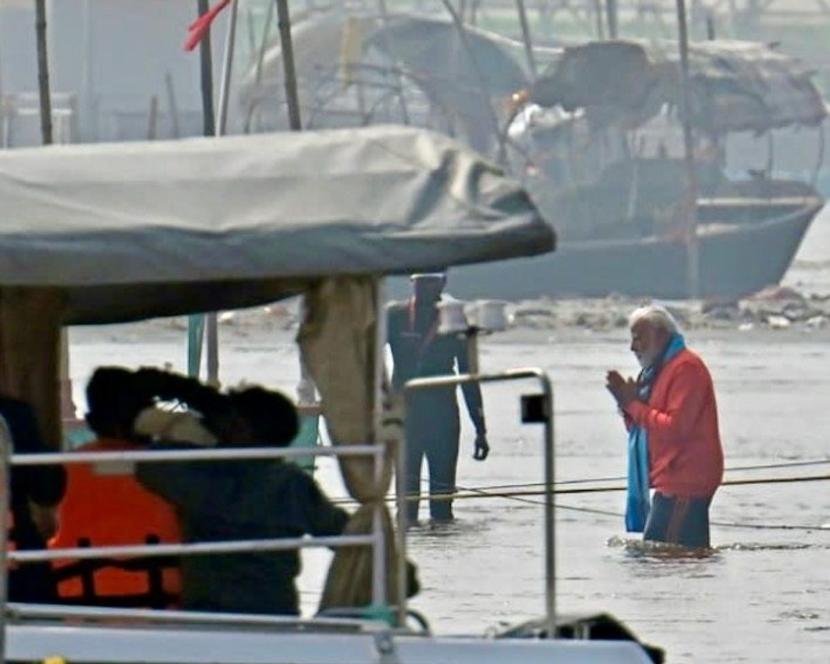 India's Modi takes ritual dip at Hindu mega-festival