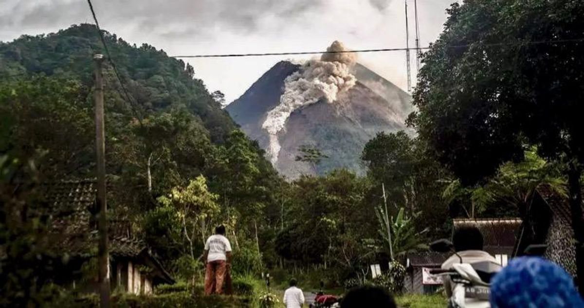 Indonesian volcano erupts, spewing hot ash three kilometers away