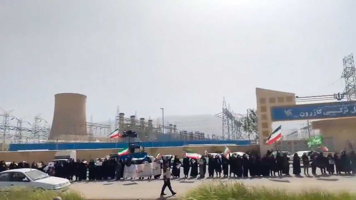Iranians form human shields at power plants as Trump threatens possible war crimes