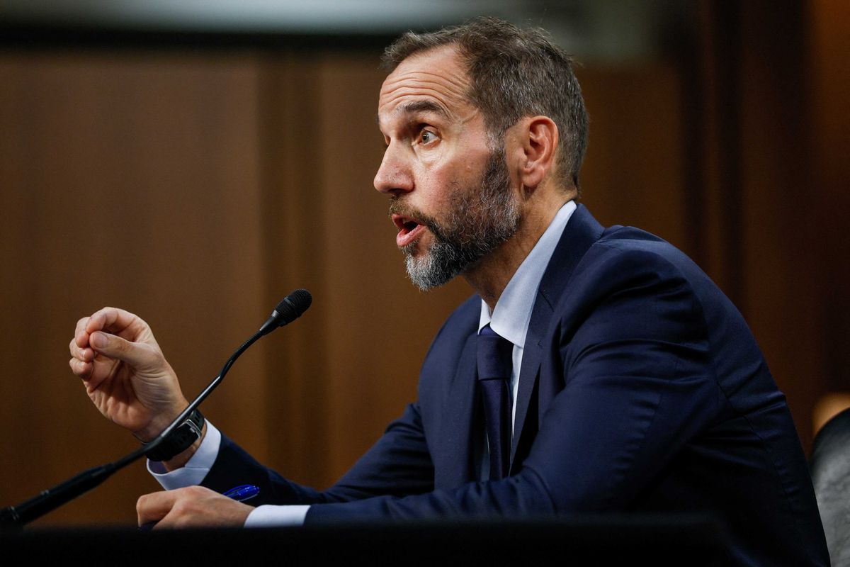 Trump stalling Jack Smith report hearing by hiding behind midterm schedule: ex-prosecutor