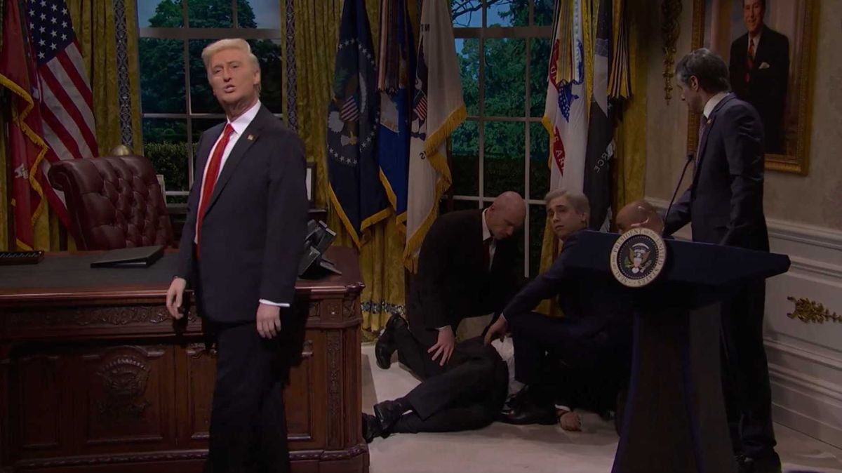 'Someone was dying in my office': SNL's Trump indifferent as man collapses in White House
