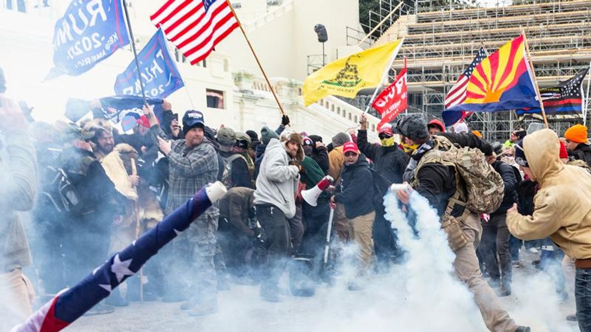 Trump appointee jailed for 6 years after attacking cops on Jan. 6
