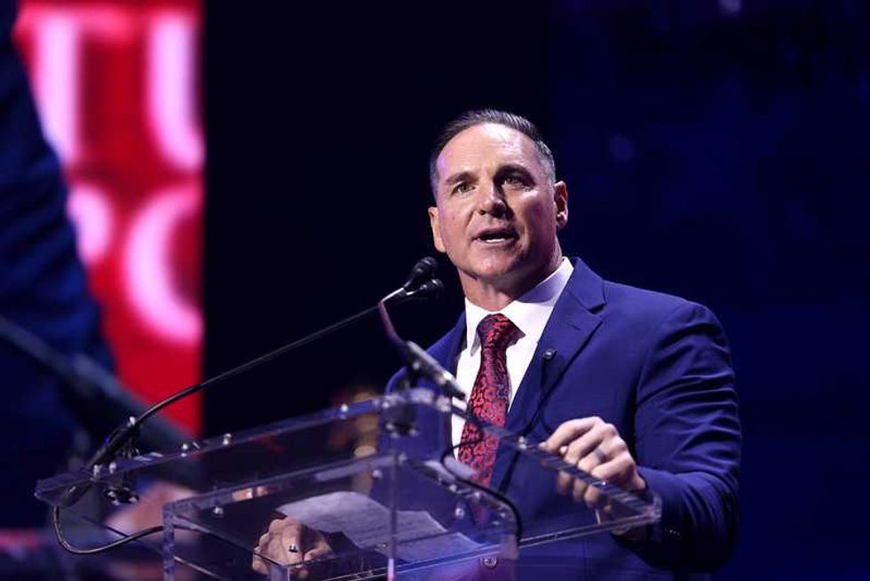 Jim Nantz among big sports names donating to Trump-backed House candidate: report
