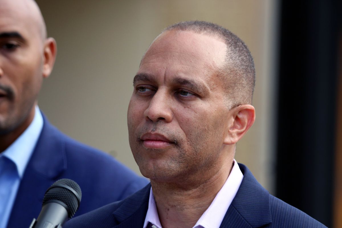 'That's absolutely ridiculous!' Tensions flare between Hakeem Jeffries and CNBC anchor