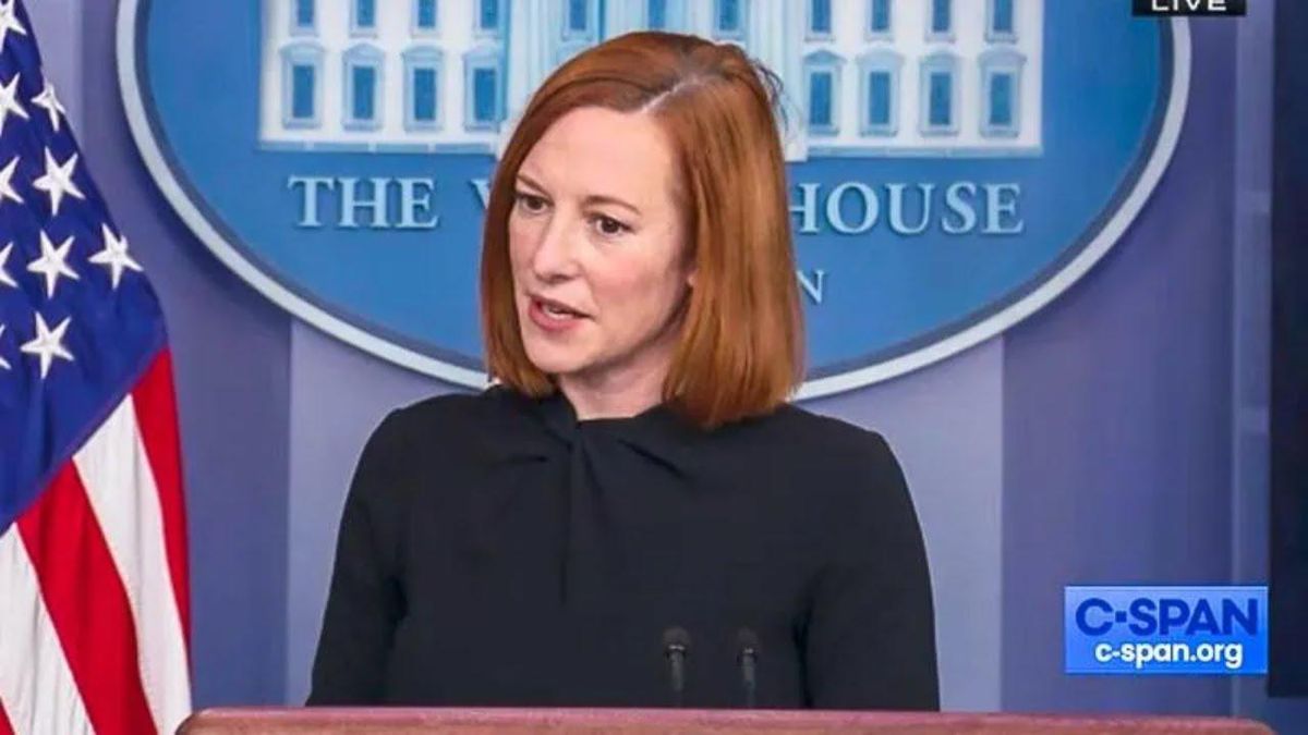 Jen Psaki fires back after Fox News reporter accuses White House of 'bullying' Joe Manchin