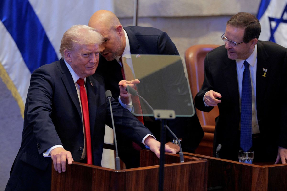'Confused' Trump told to sit back down amid attempt to speak out of turn: report
