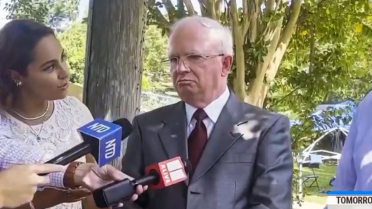 John Eastman strolls out of Fulton County jail and immediately declares election stolen