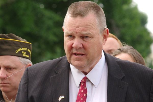 Man gets more than 2 years in prison for threats to Democratic senator