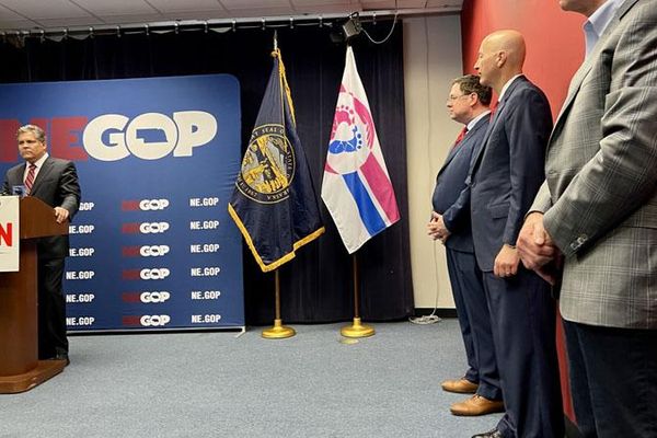 'It's not right': Reporter reacts to Republican governor's 'Communist China' insult