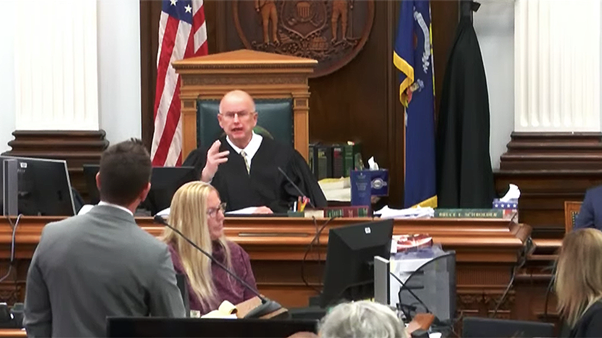 Rittenhouse judge ‘constantly interferes’ in the prosecution: ex-federal prosecutor
