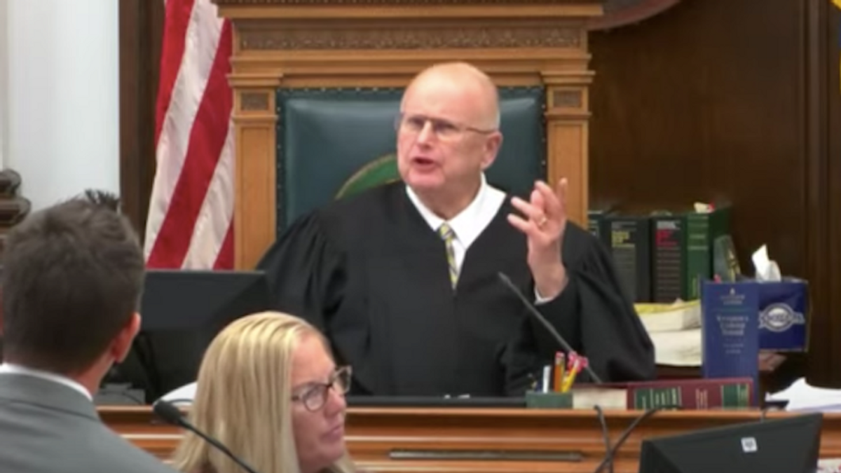 'Lots of blame to go around': Writer argues the Rittenhouse judge may not be at fault if there's an acquittal