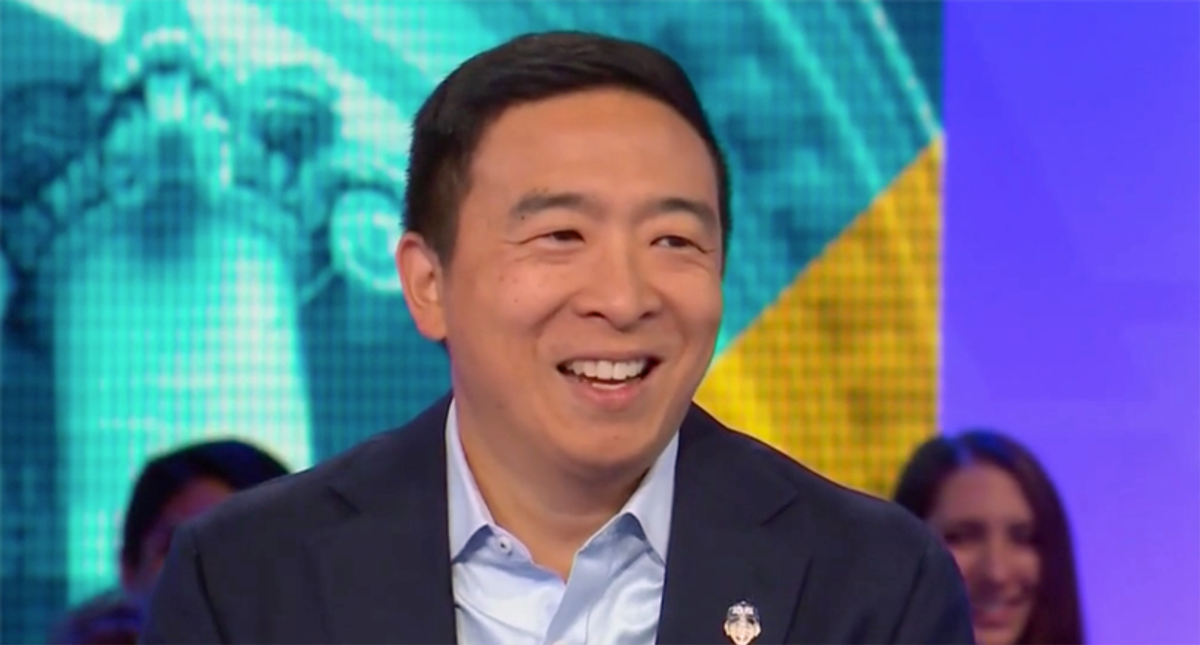 Andrew Yang tried to get an LGBTQ group’s endorsement so he talked about wanting to visit a lesbian bar: NYT