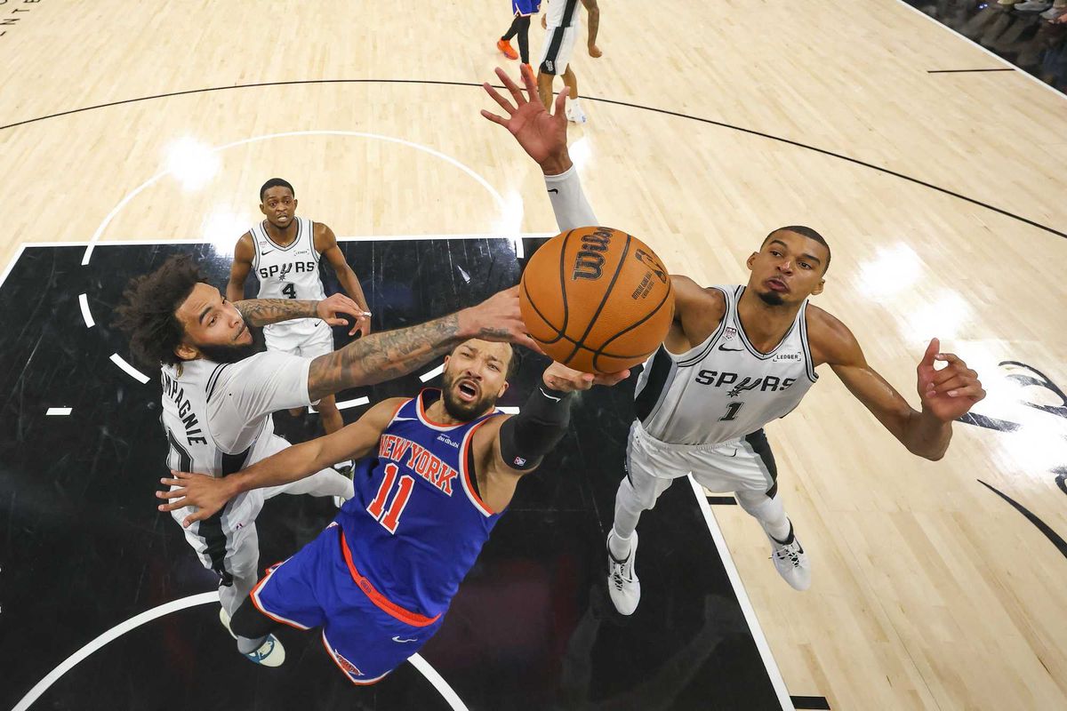 NY Knicks forced to demand fans show up two hours early for game thanks to Trump