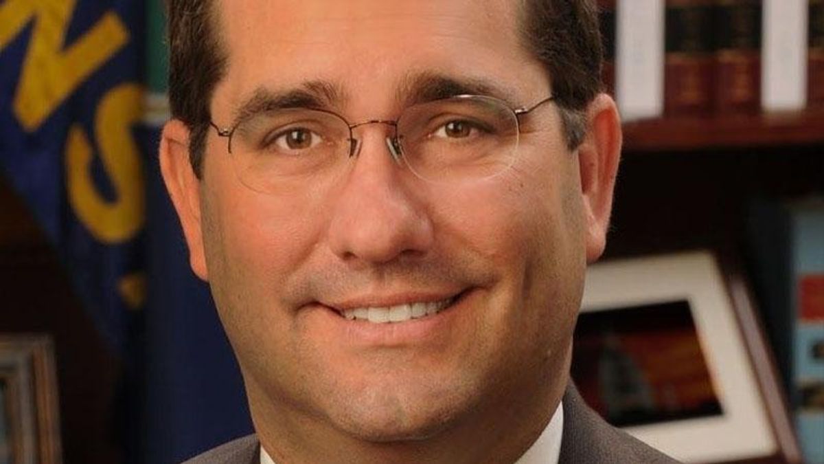 Kansas attorney general should stop playing footsie with fascism