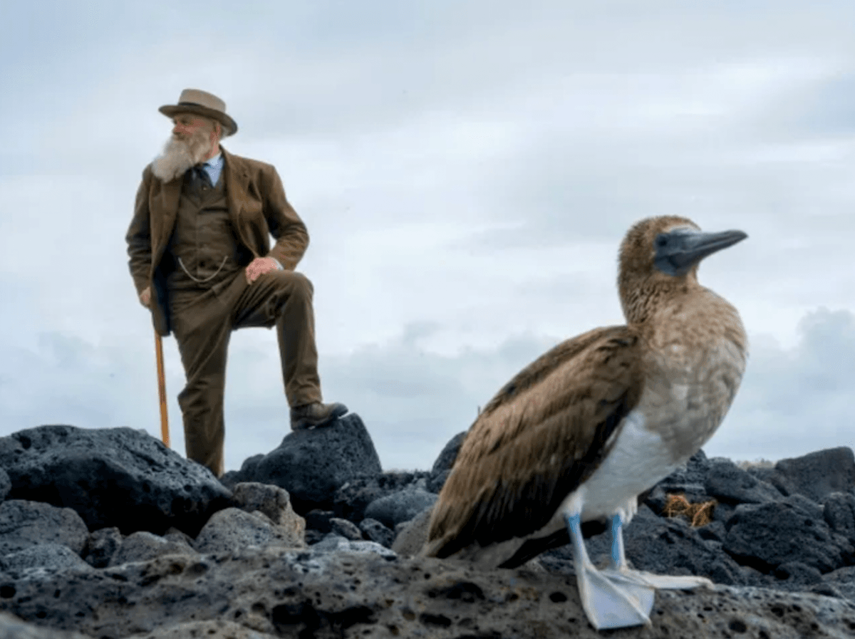 Impersonator conjures Charles Darwin on Galapagos visit