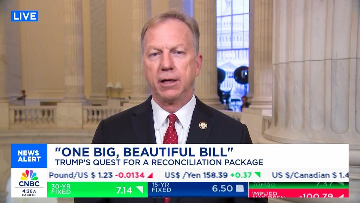 'Not sure': GOP rep. to find out at Mar-a-Lago if funding bill includes Canada takeover