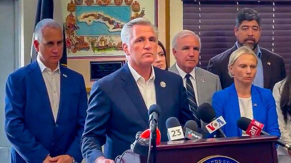 'With a law-and-order party like this, who needs crooks?': GOP slammed by heartland paper for ignoring Bannon's criminality