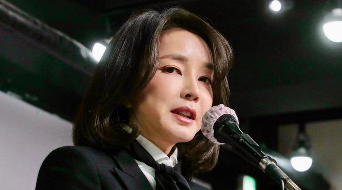 South Korea presidential candidate's wife threatens to jail critical reporters