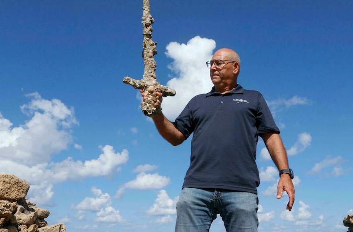 Israeli diver finds 900-year-old crusader sword