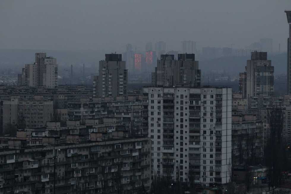 Kyiv empties out as fear takes hold ahead of expected Russian advance