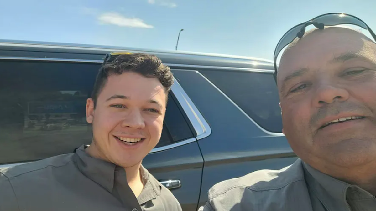 Texas police hit with criticism for posting cop's selfie with Kyle Rittenhouse