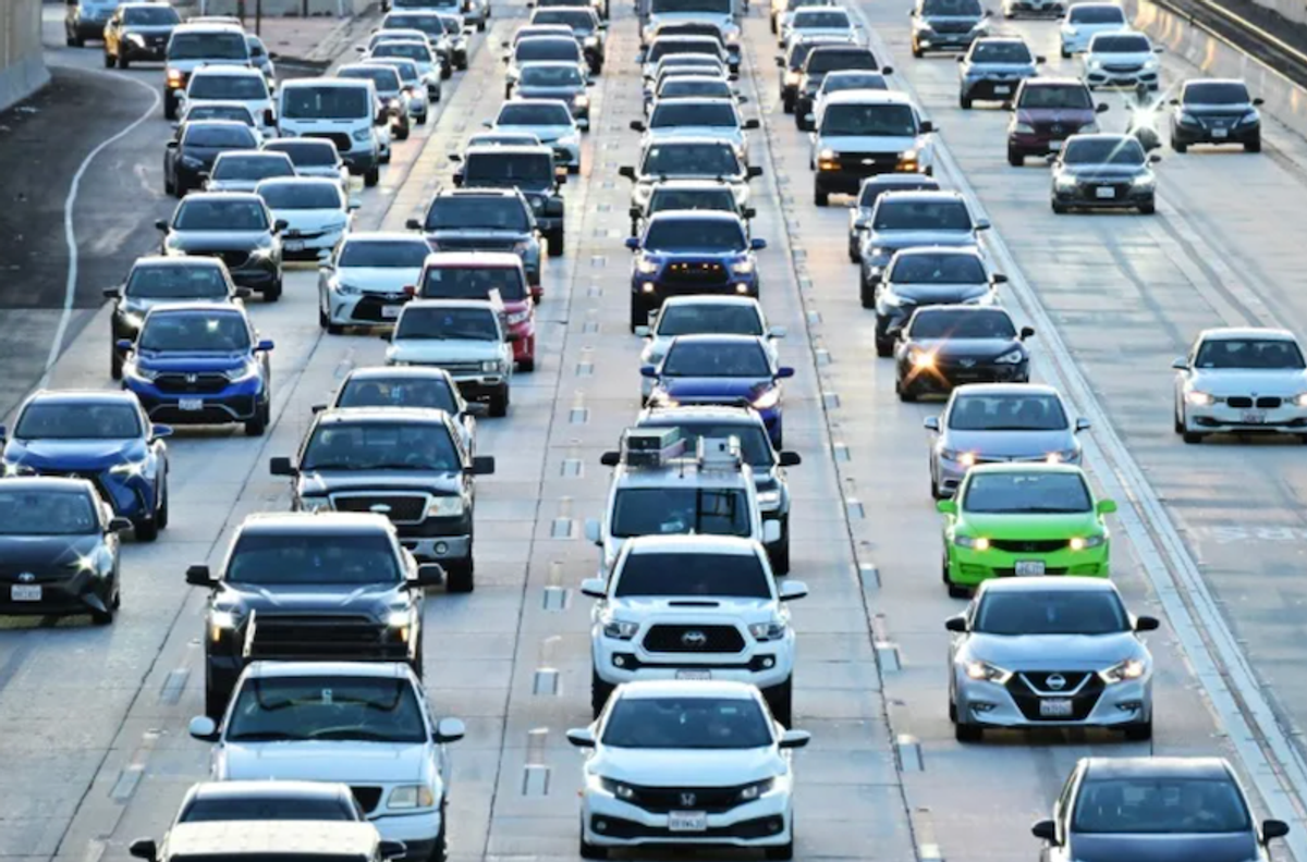 Kitten rescuers cause LA freeway smash - and don't save cat