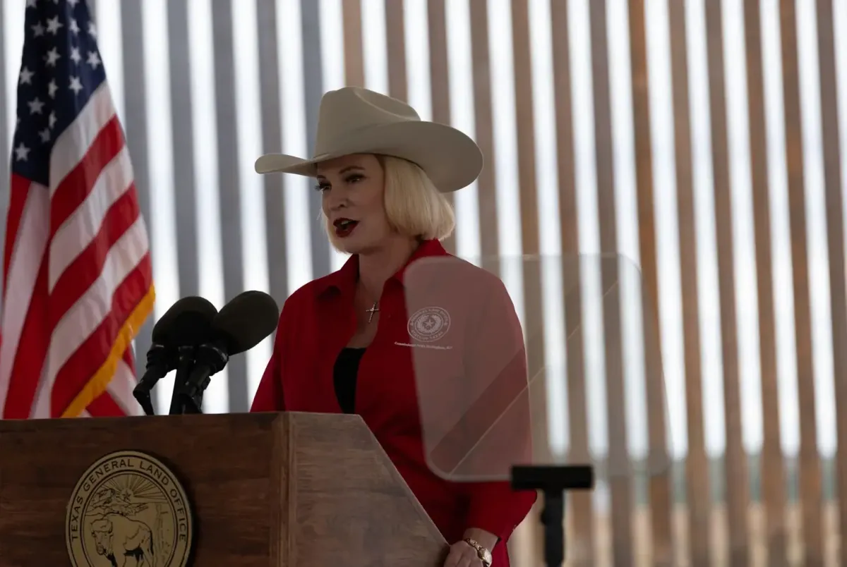 Texas offers Trump administration land to stage mass deportations