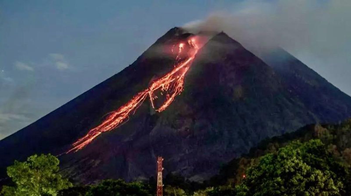 Indonesia volcano erupts, spews red-hot lava