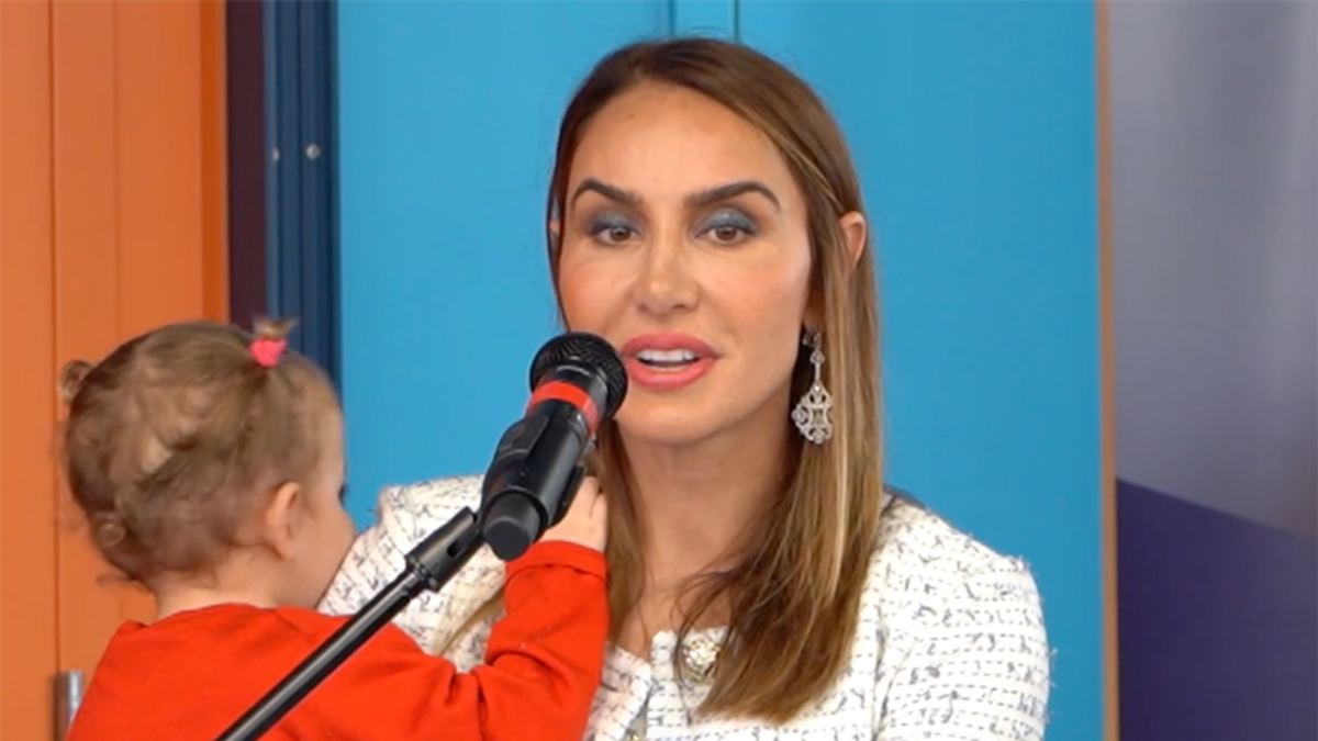 GOP mega-donor's private school announces 'policy not to employ' vaccinated teachers