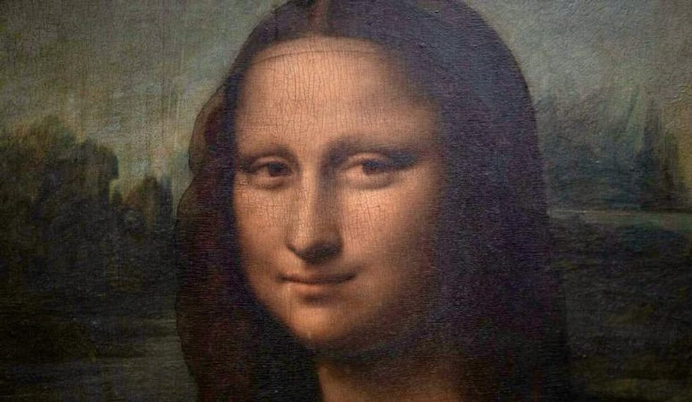 Mona Lisa covered in cake in Louvre stunt