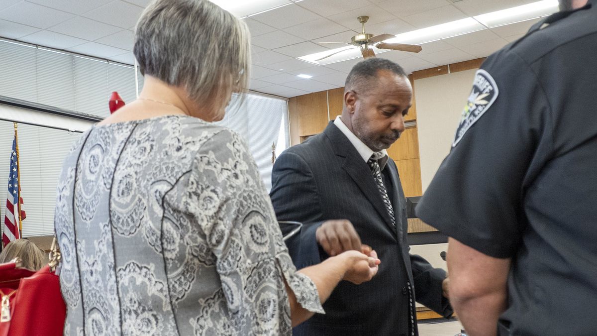 'The craziest thing': Ex-prosecutor hit with witness intimidation charges
