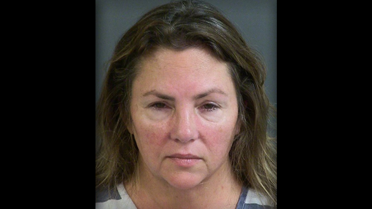 Armed South Carolina woman attacks police detective at aquarium after profanely ranting against masks: report