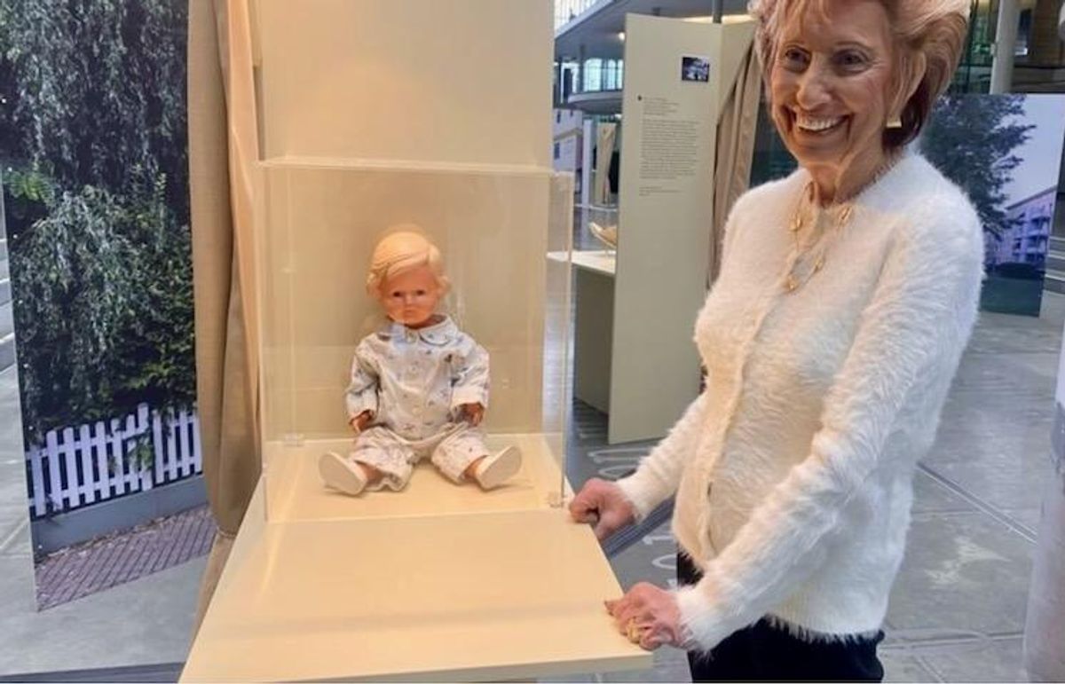 Heirlooms back in Germany for 'new' Holocaust remembrance