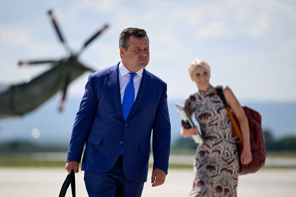 'Ossoff struck a nerve': White House rudely responds to rumors of Trump mistress