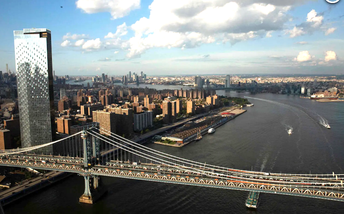 Man, 25, dies in fall from Manhattan Bridge after fender-bender