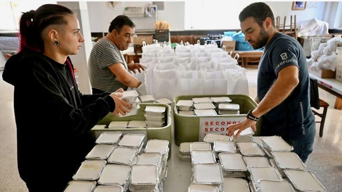 Soup kitchens full as battle rages over Italy's poor