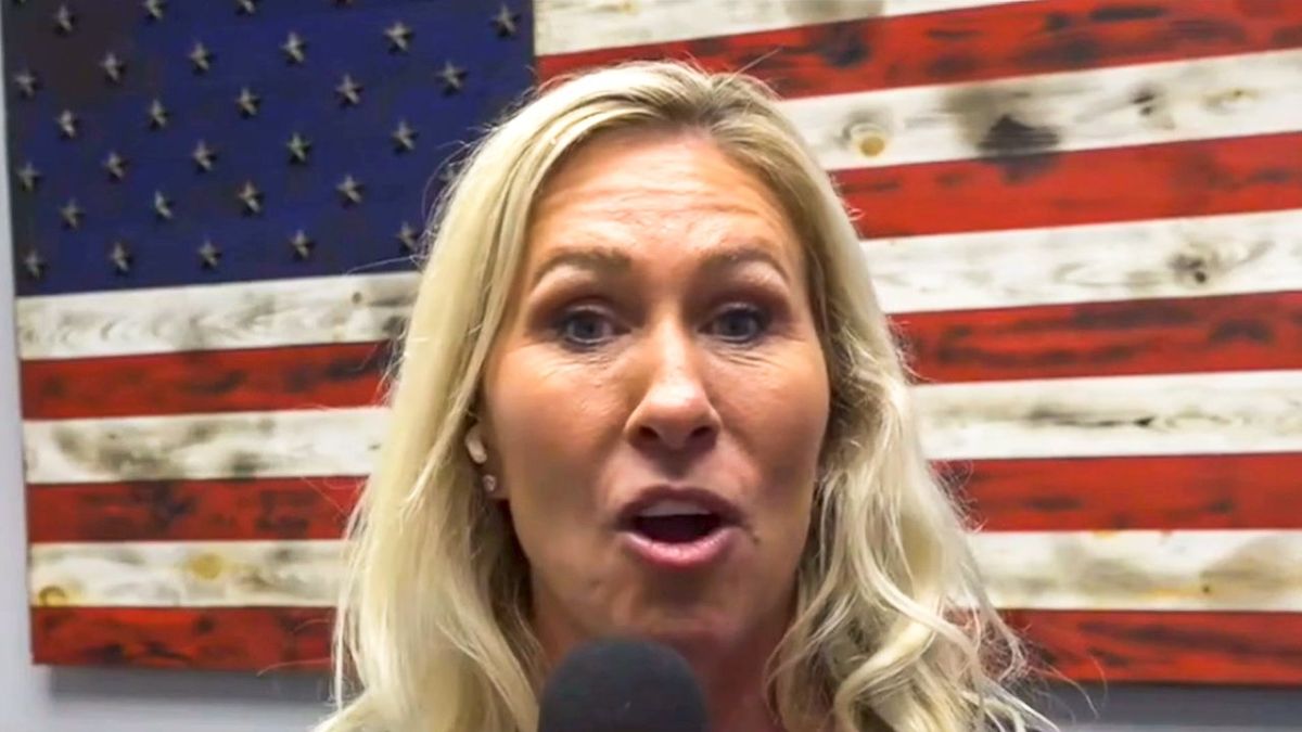 ‘I’m going in front!’ Marjorie Taylor Greene angrily cuts in line at Trump inauguration