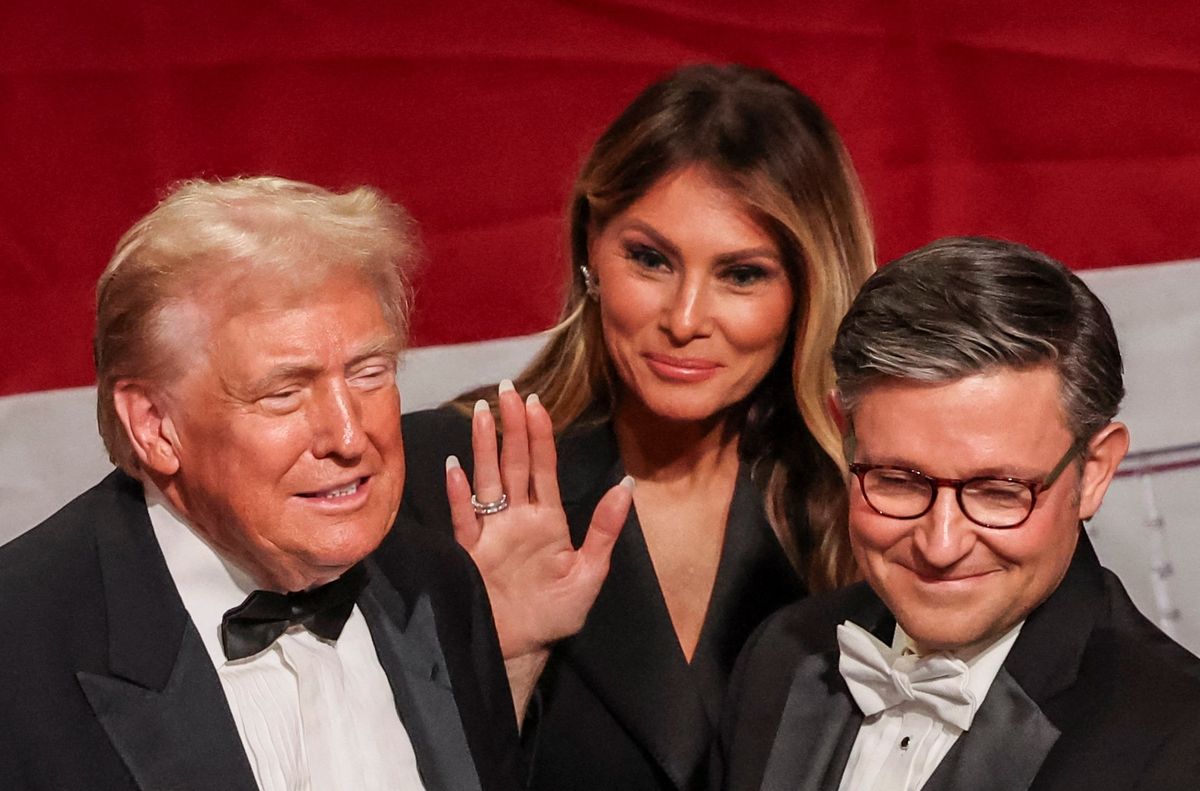 Dictator on day one: Team Trump is already in disarray in less than two weeks
