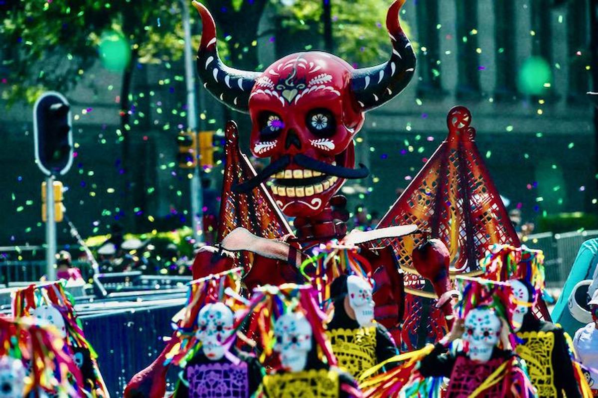 Mexico City comes alive for Day of Dead parade