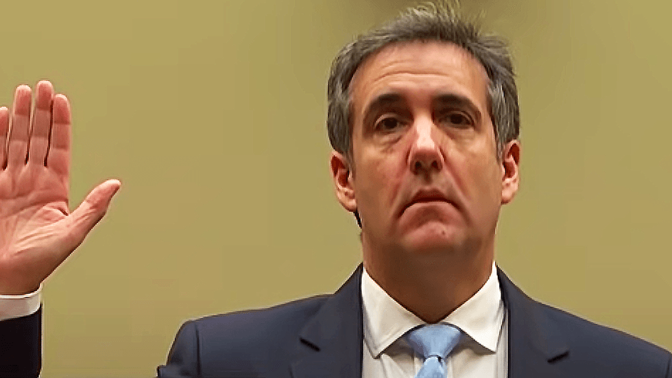 'It's weird!' Onlookers bemused by Michael Cohen's body language in court
