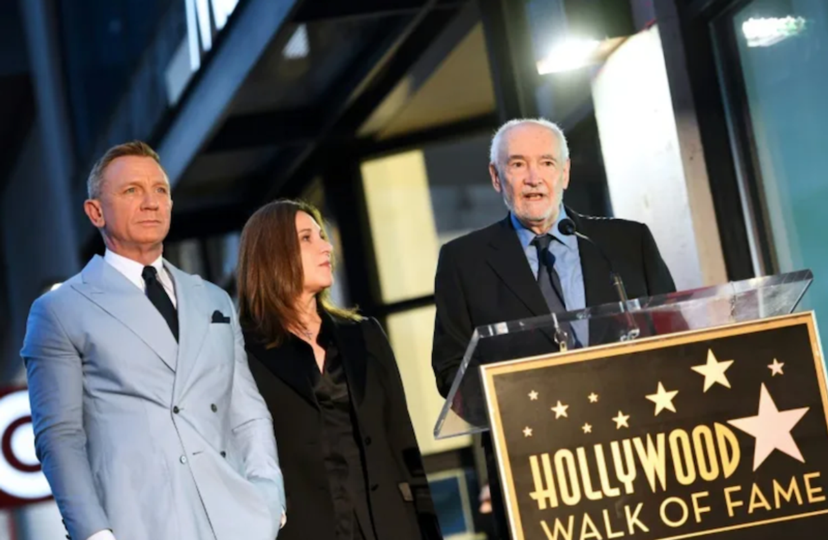 007 producers to receive honorary Oscars