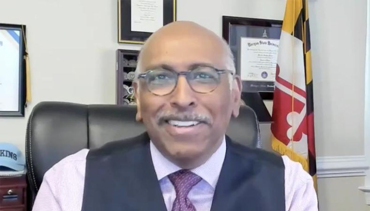 WATCH: Ex-GOP official laughs out loud after ‘dumb’ Mark Meadows hands coup PowerPoint to investigators