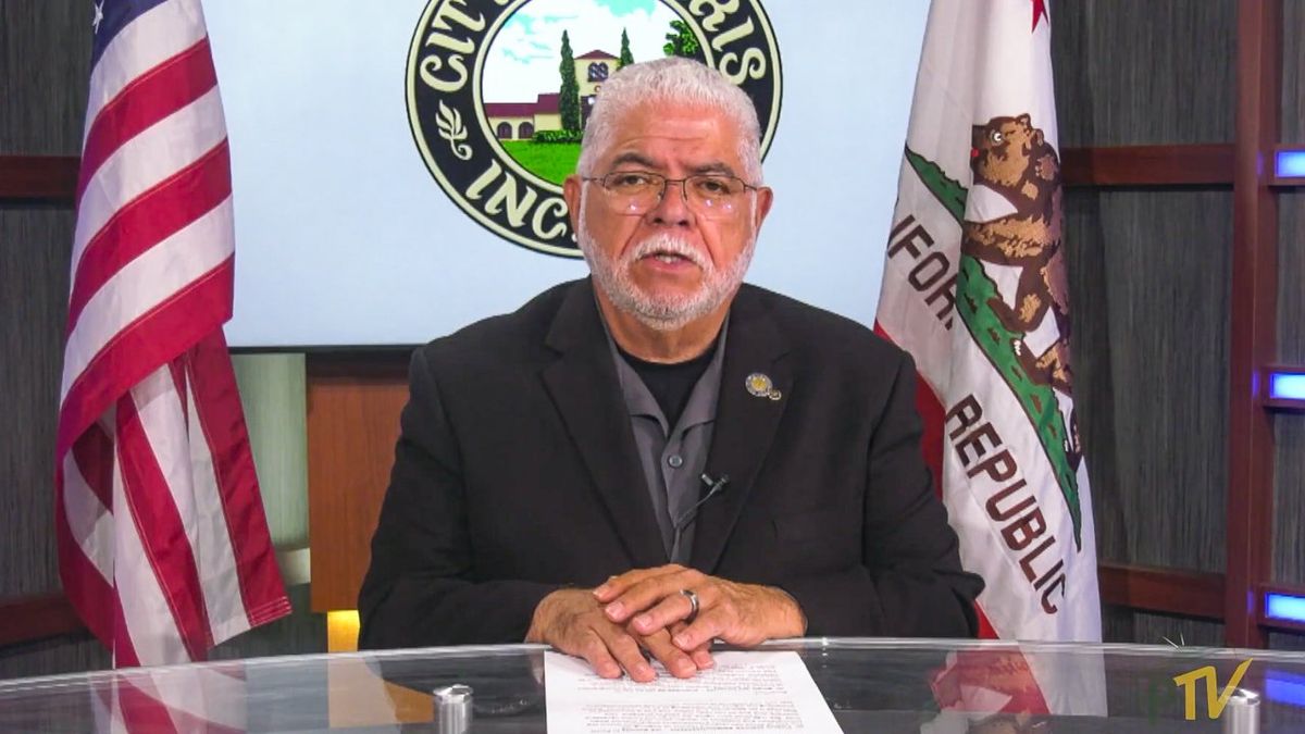 'Do not go out': Mayor broadcasts warning to stay indoors over ICE agents