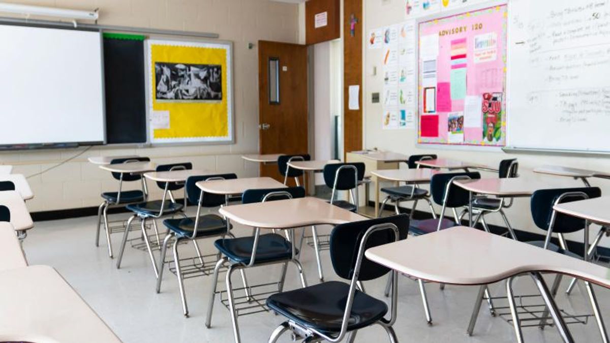 Middle school teacher had 'top 10' list of most attractive students: report