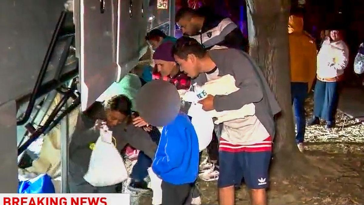 Greg Abbott buses migrants wearing shorts and sweatshirts to D.C. as Christmas Eve temps hit 13