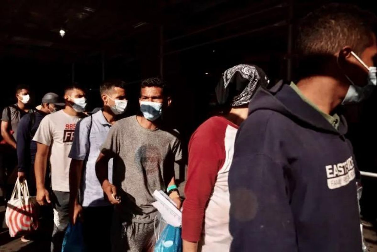 Migrants to US turned into 'political pawns'