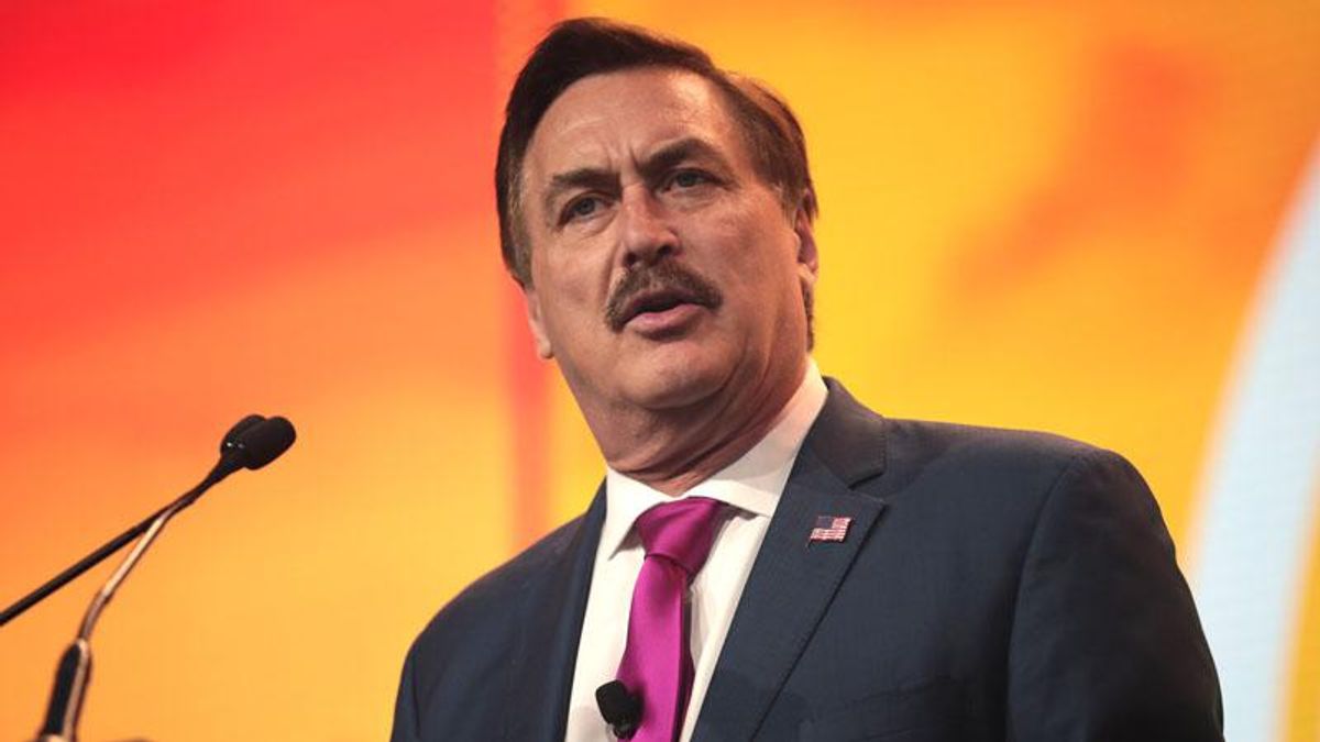 'Total disaster' hits Mike Lindell's attempted social media stock rollout: reporter