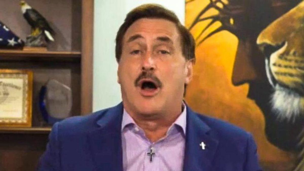 WATCH: Mike Lindell hurries offstage at Cyber Symposium minutes after losing major Dominion lawsuit case