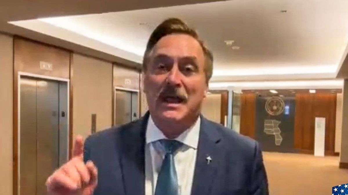 Mike Lindell reveals he was nearly 'arrested' for live streaming in a federal courthouse